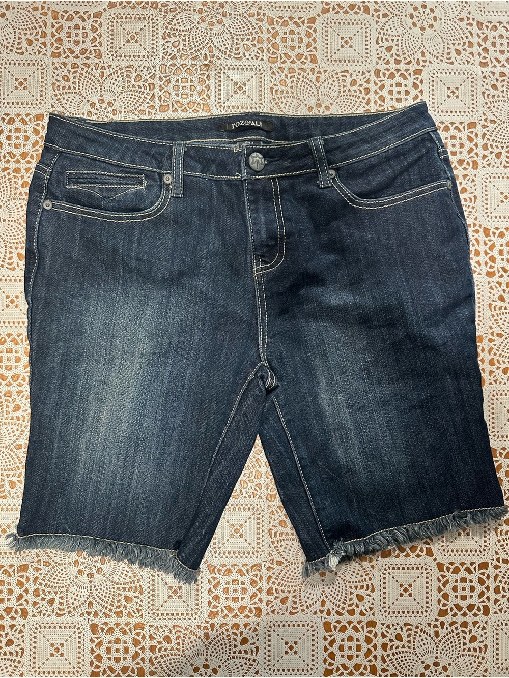 Roz & Ali Dark Indigo Frayed Hem Jean Bermuda Shorts